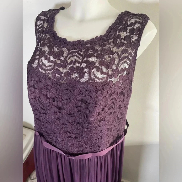Plum Bridesmaids Purple Dress w/ Lace Bodice David’s Bridal Plus Size 20 EUC 074 - Picture 4 of 13